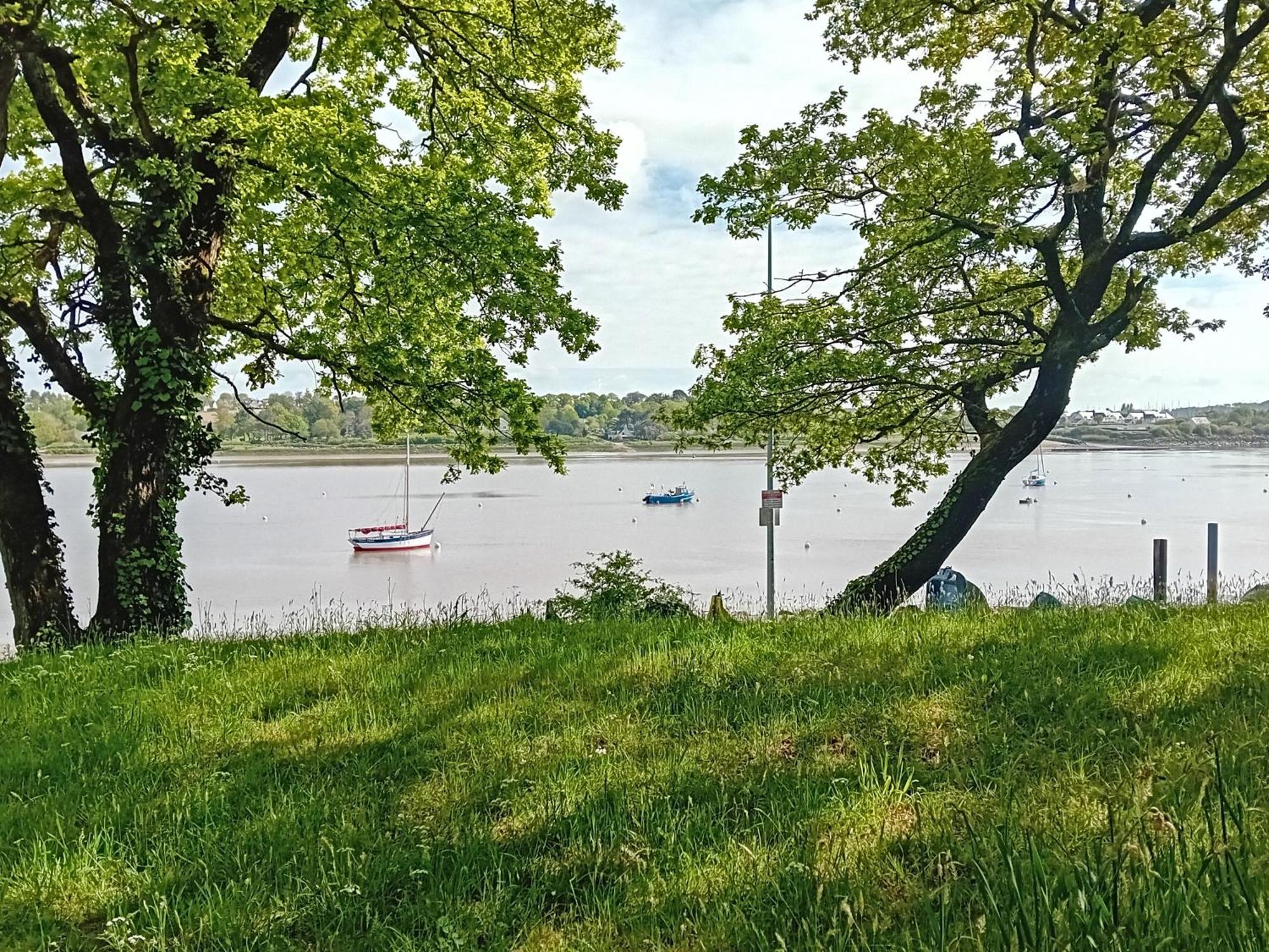 Villa Les pieds dans l’eau à Camoël Extérieur photo